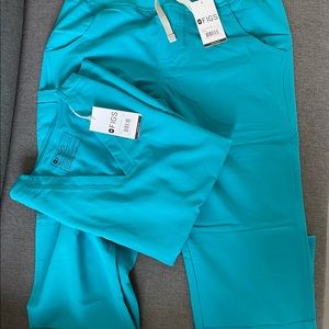 NEW with tag FIGS scrubs in teal